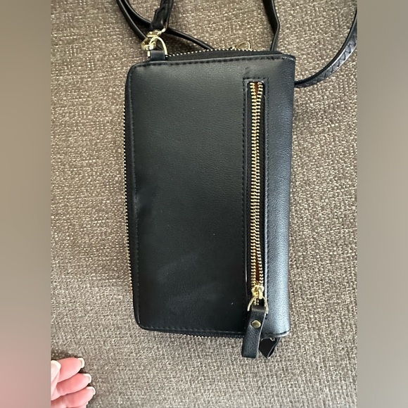 Stadium bag/wallet with adjustable strap never used - Picture 2 of 5